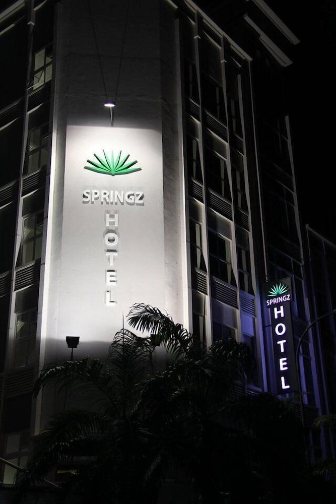 Springz Hotel-Bukit Jalil クアラルンプール エクステリア 写真